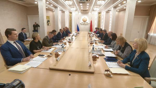 Подготовка к предстоящему Форуму регионов Беларуси и России обсудили в Минске
