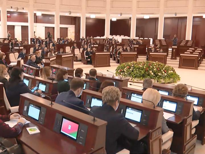Депутаты выбрали глав профильных комиссий парламента