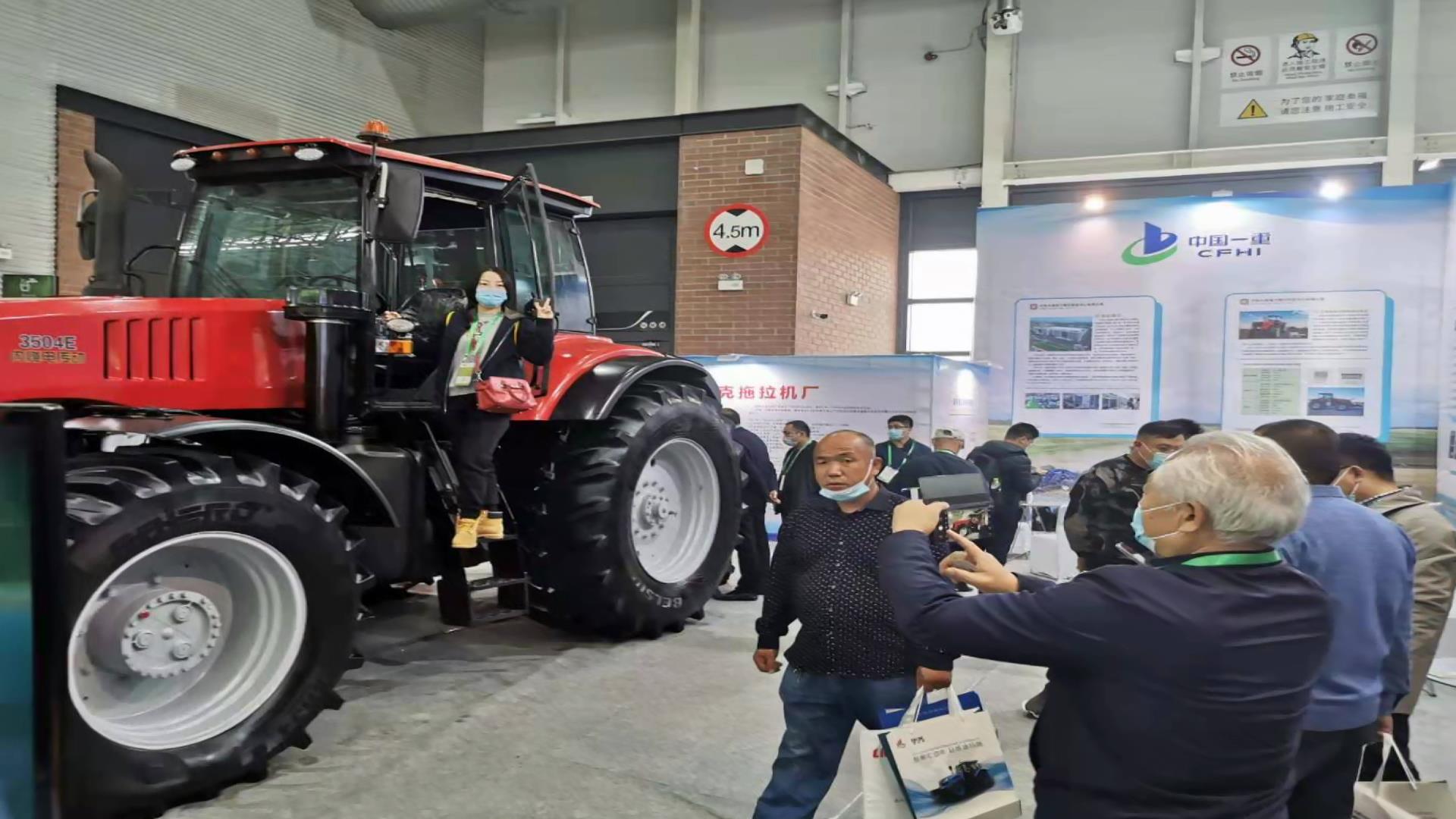 Новую модель трактора BELARUS презентовали в Китае 