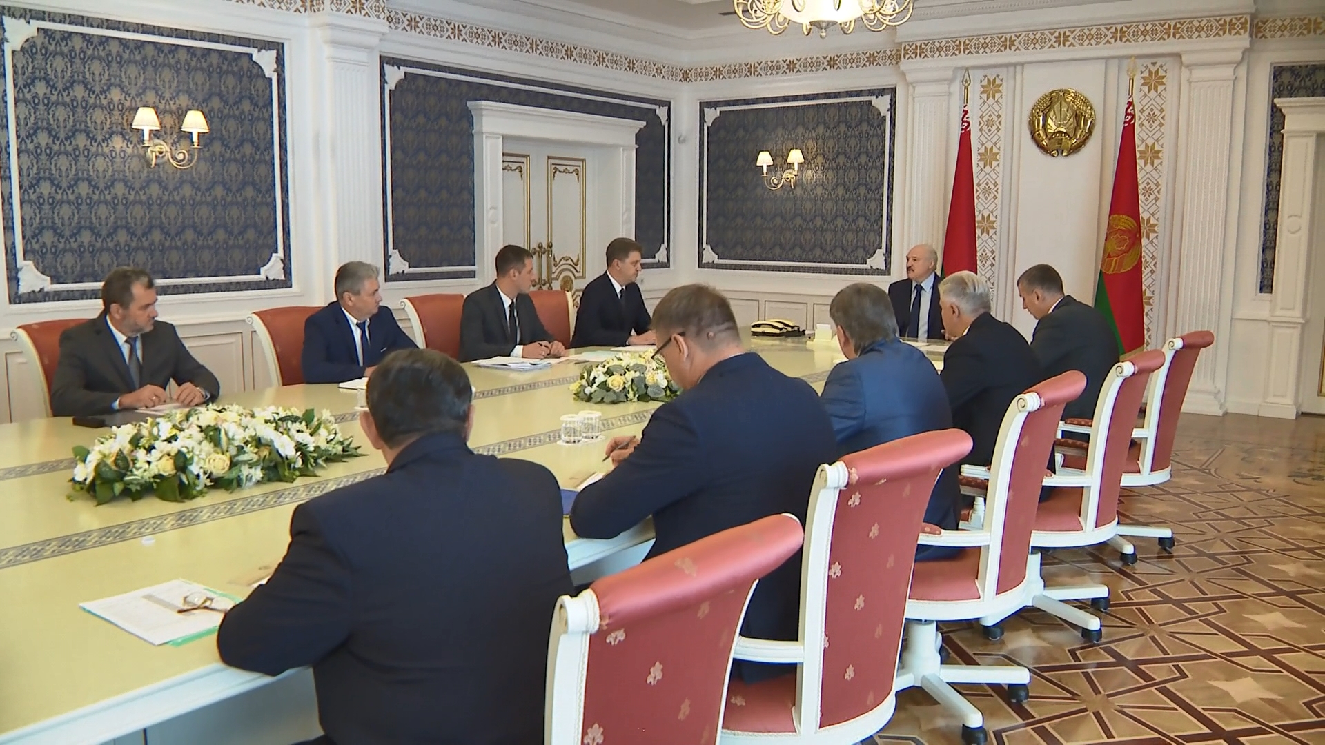 Prospects for development of construction industry discussed today at meeting in Palace of Independence