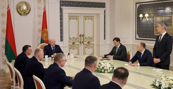 А. Лукашенко рассмотрел кадровые вопросы