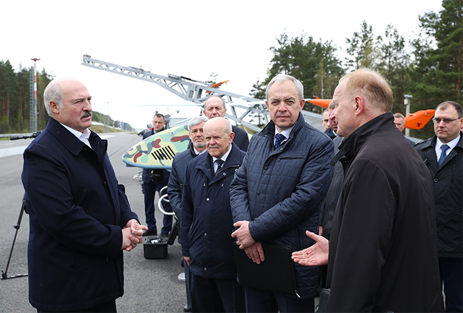 Лукашенко оценил разработки учёных по развитию электротранспорта 