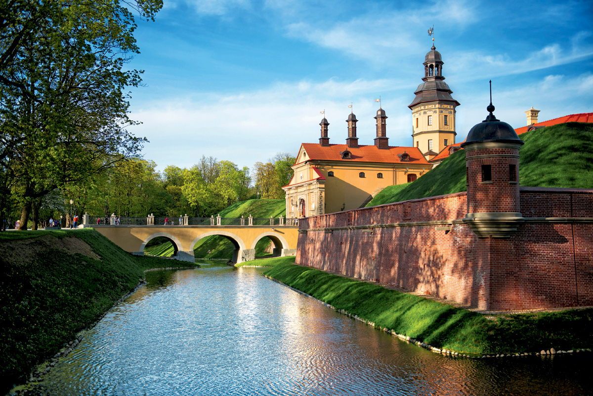 Достопримечательности Беларуси:  самые красивые дворцы и замки