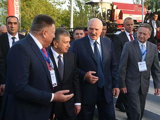 A.Lukashenko and S.Mirziyoyev visited exhibition of Belarusian producers in Tashkent