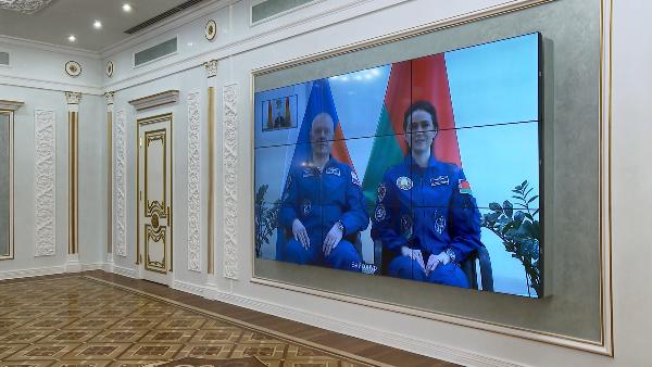 Президент подписал Указ «О статусе белорусского космонавта»