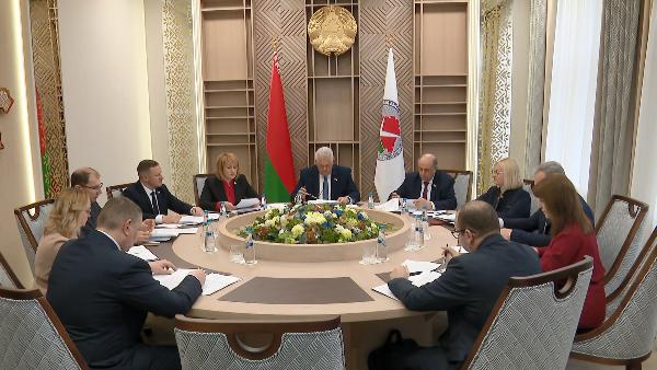 CEC of Belarus registers 56 candidates for members of Council of Republic
