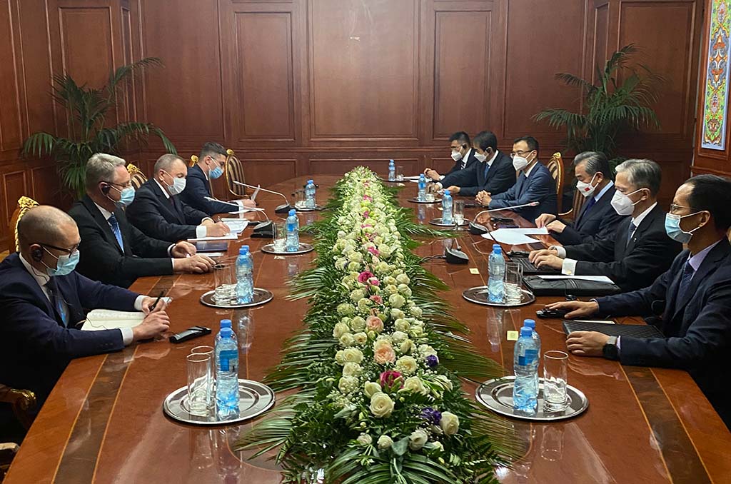 Главы МИД Беларуси и Китая провели встречу в Душанбе