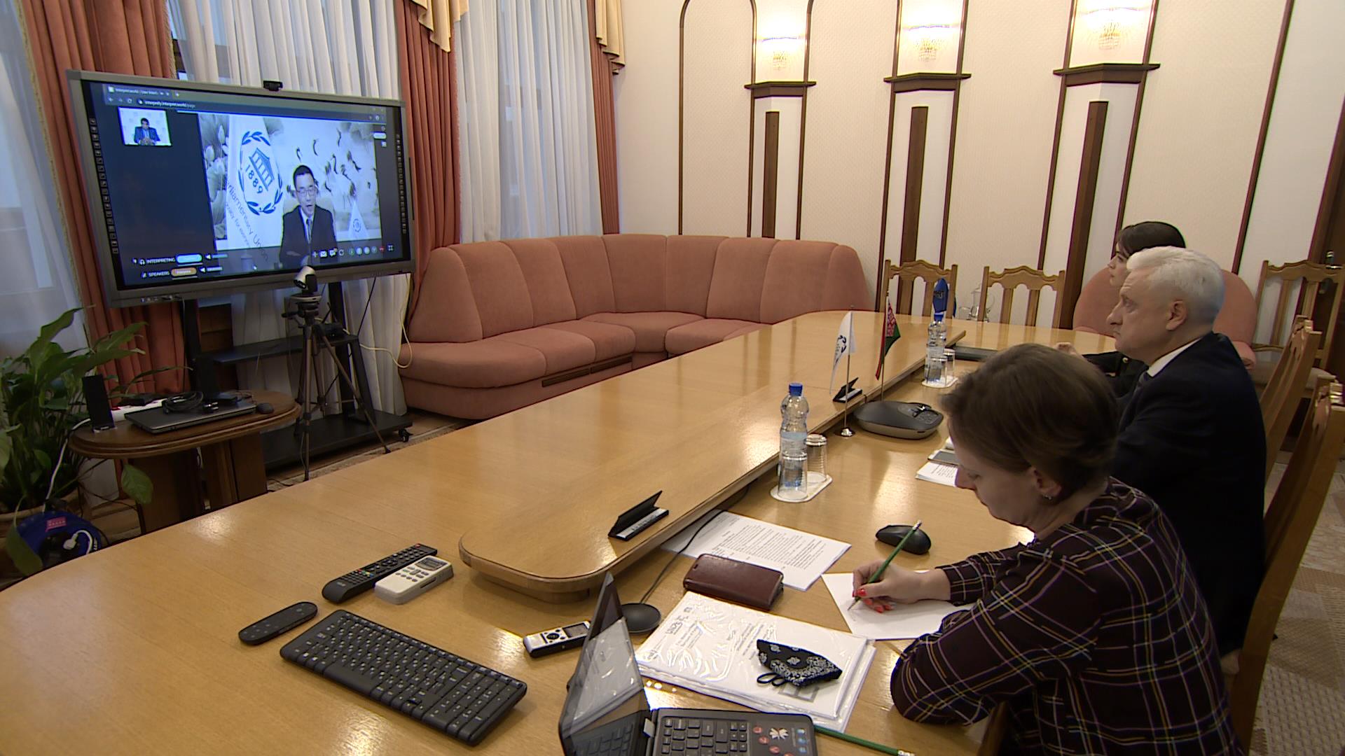 Белорусский парламент заявил о готовности к диалогу с зарубежными коллегами