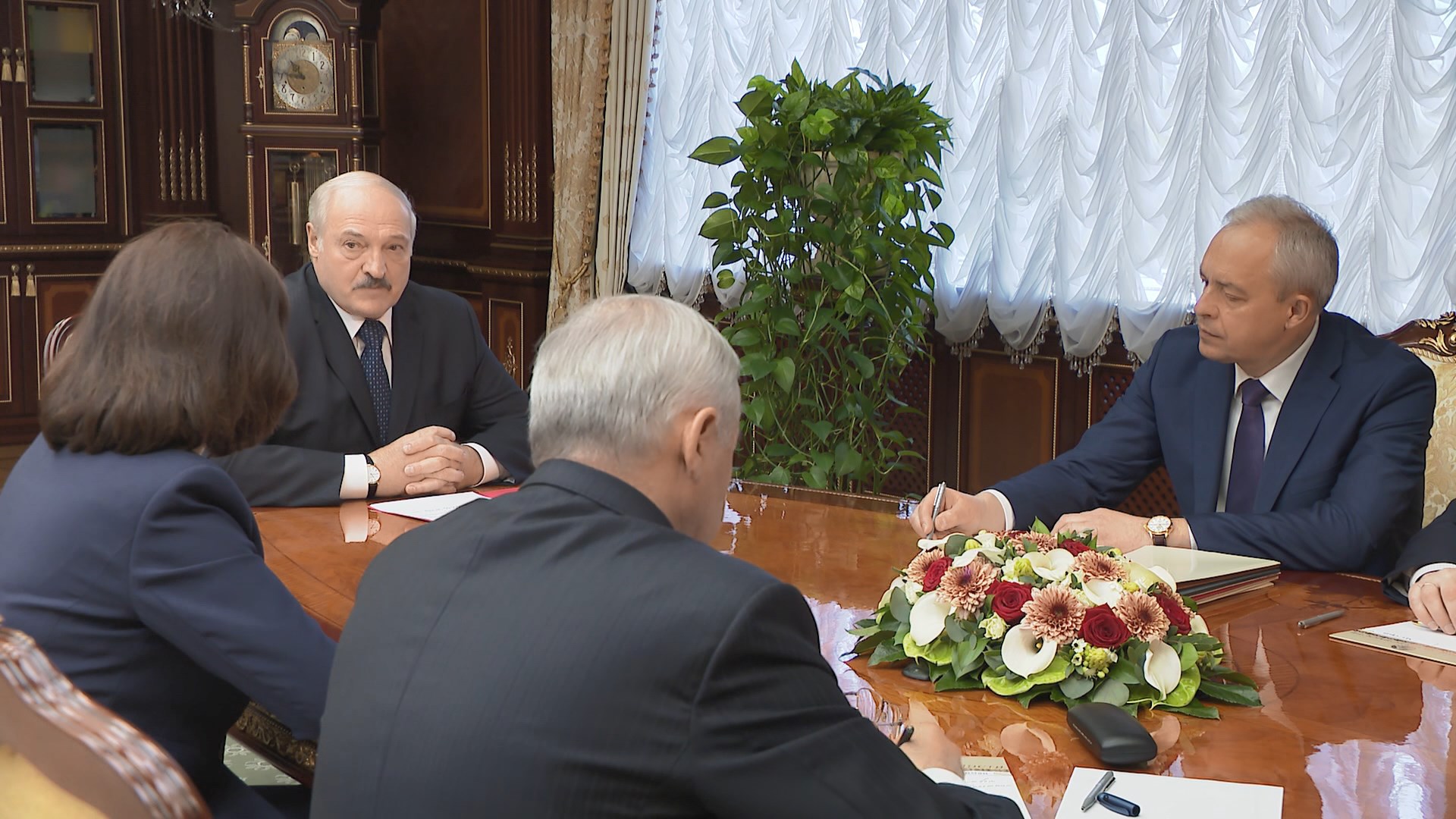 Лукашенко намерен до выборов сформировать новый состав правительства