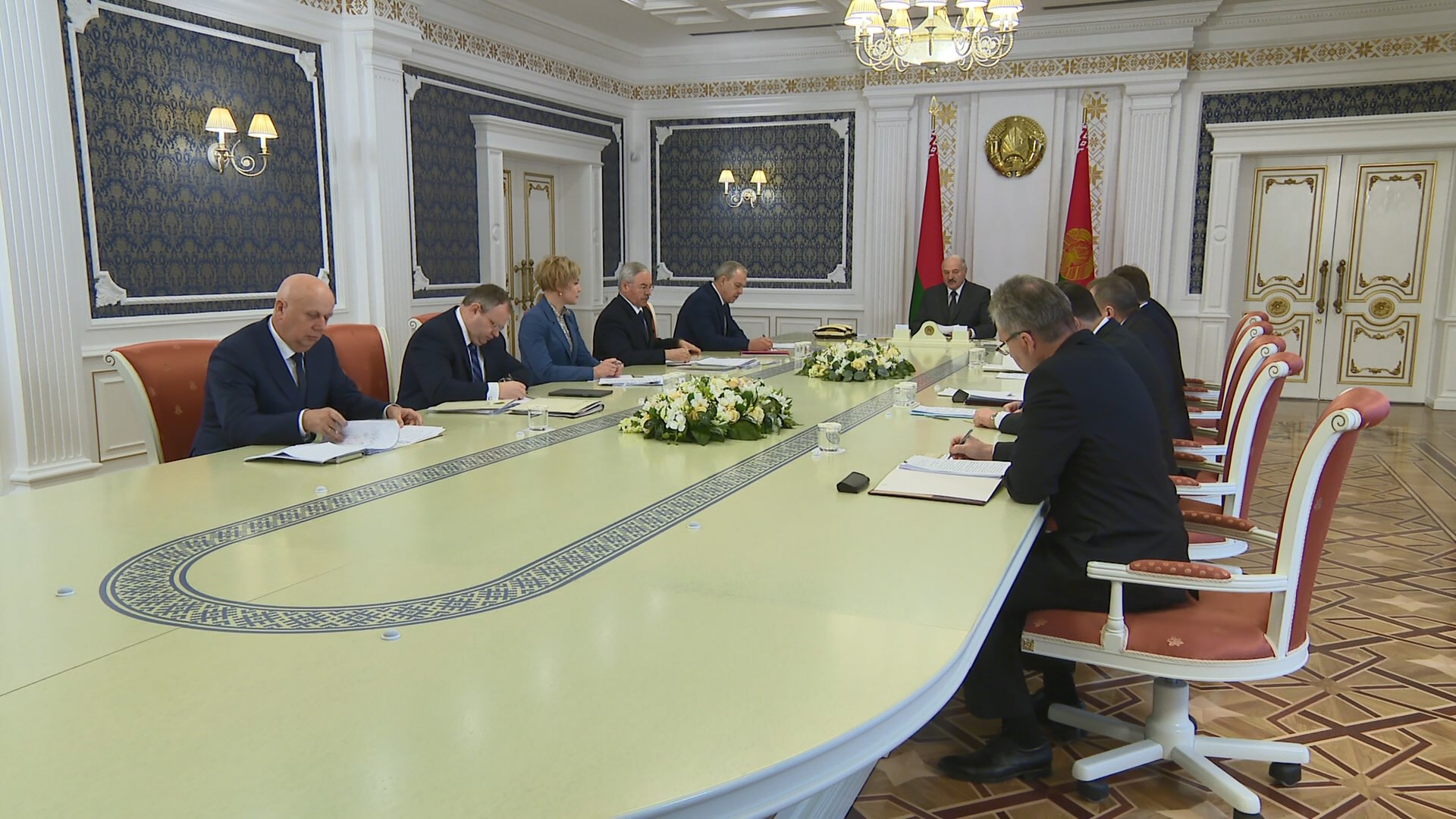 Лукашенко провёл совещание по вопросам использования иностранной безвозмездной помощи 