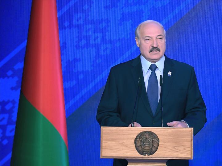 Лукашенко  подтверждает задачу по росту зарплат учителей и врачей 