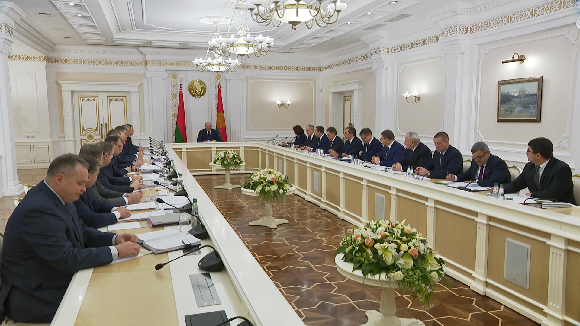 А. Лукашенко выступил за введение самых жёстких мер за неуплату налогов